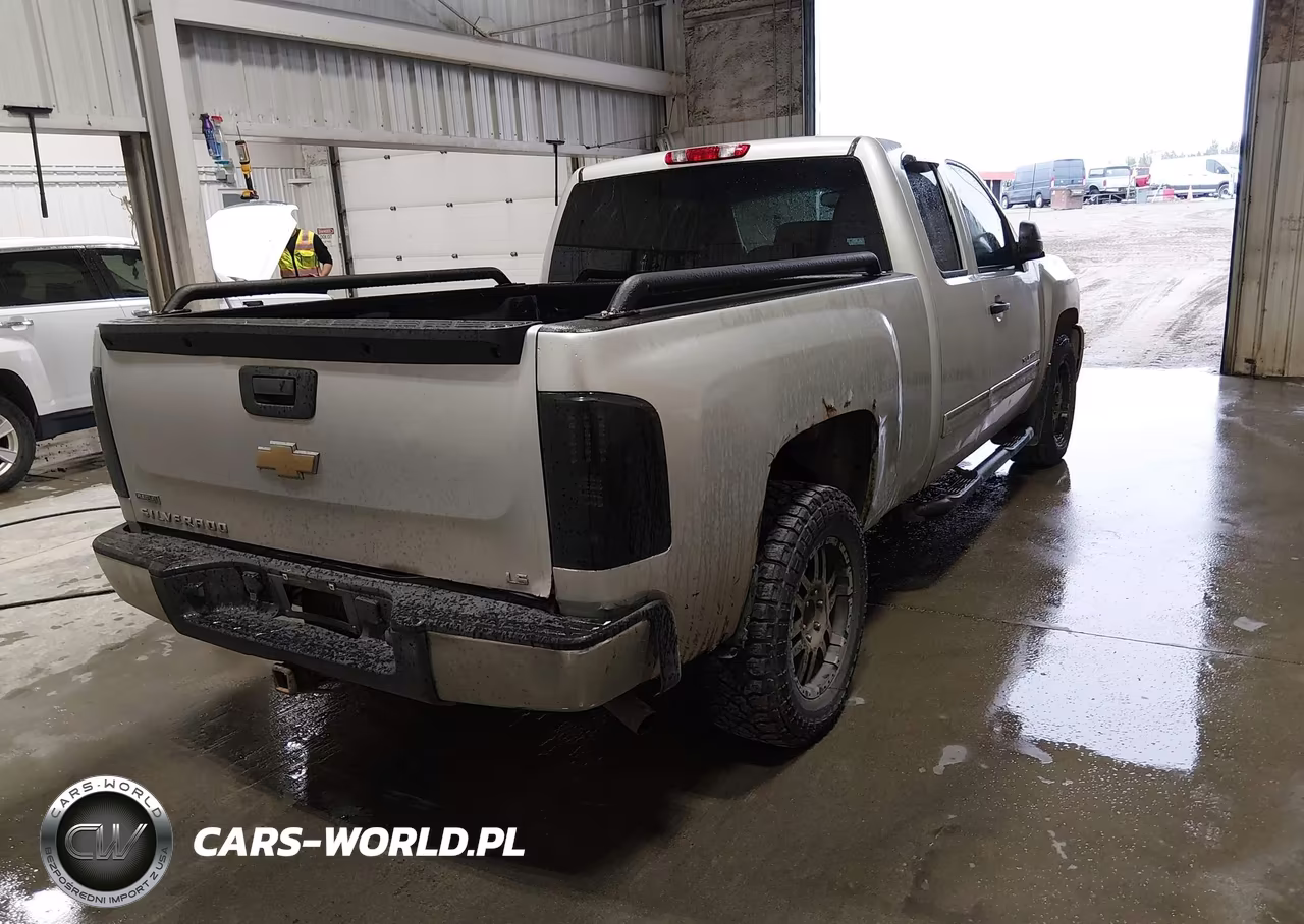 2011 Chevrolet Silverado 1500 Ls VIN:1GCRKREA5BZ426076 - 4