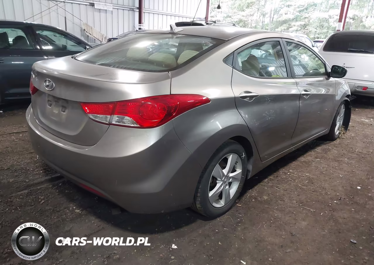 2013 Hyundai Elantra Gls VIN:5NPDH4AE6DH243719 - 4