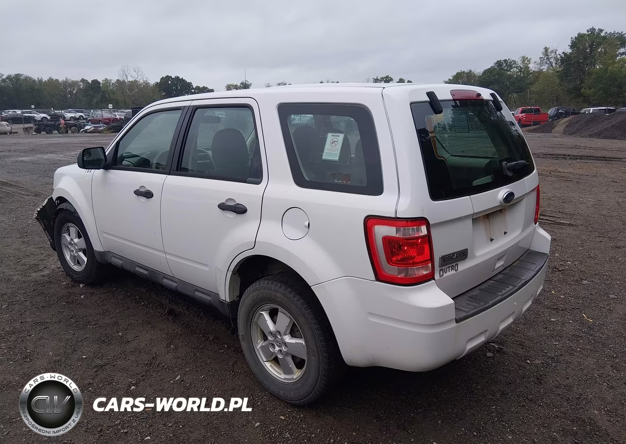 2010 Ford Escape Xls VIN:1FMCU9C72AKC58911 - 3