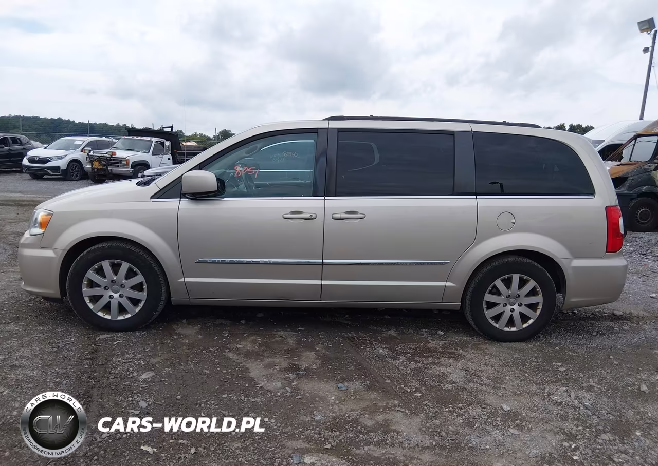 2016 Chrysler Town & Country Touring VIN:2C4RC1BG8GR300366 - 14
