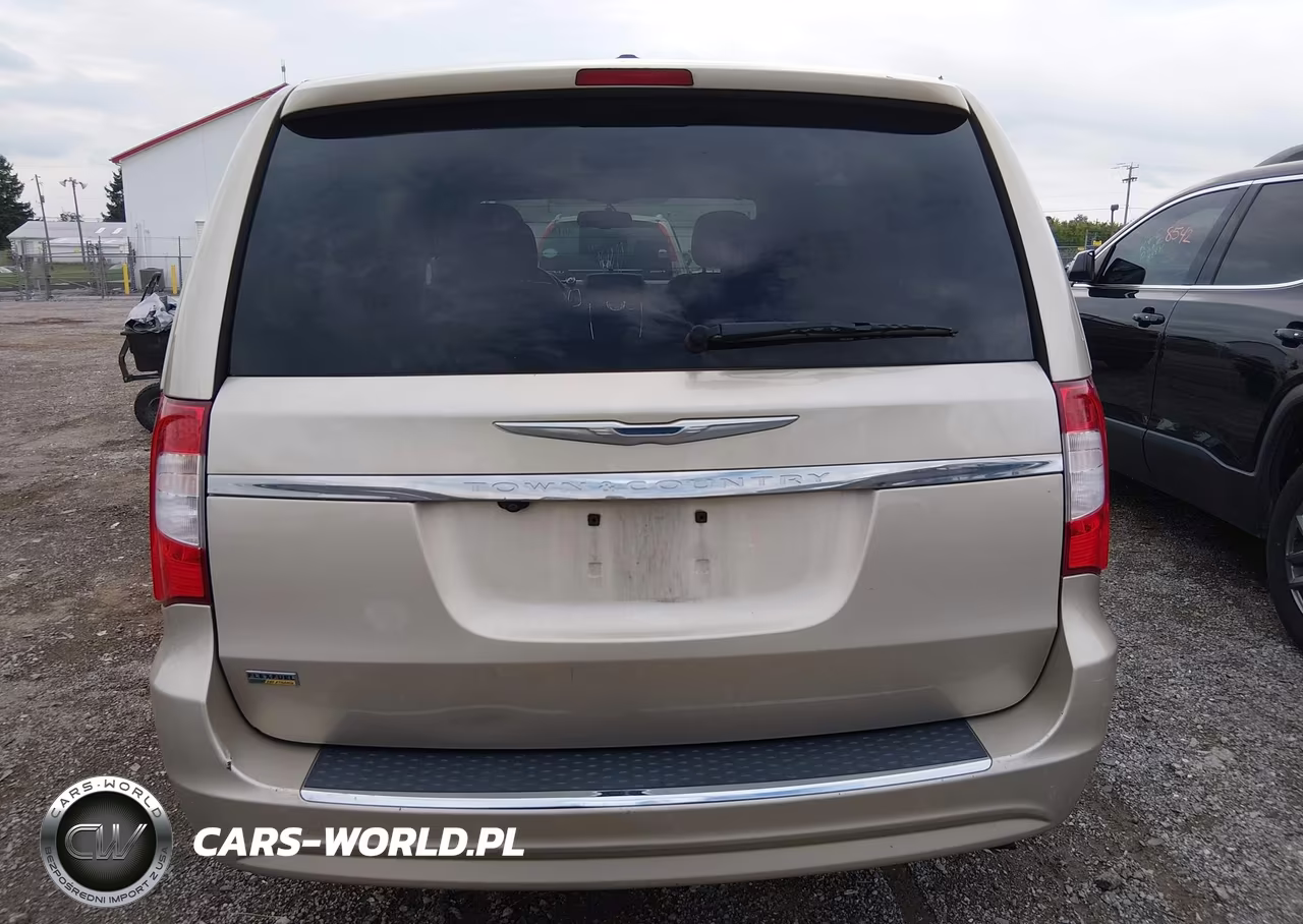 2016 Chrysler Town & Country Touring VIN:2C4RC1BG8GR300366 - 16
