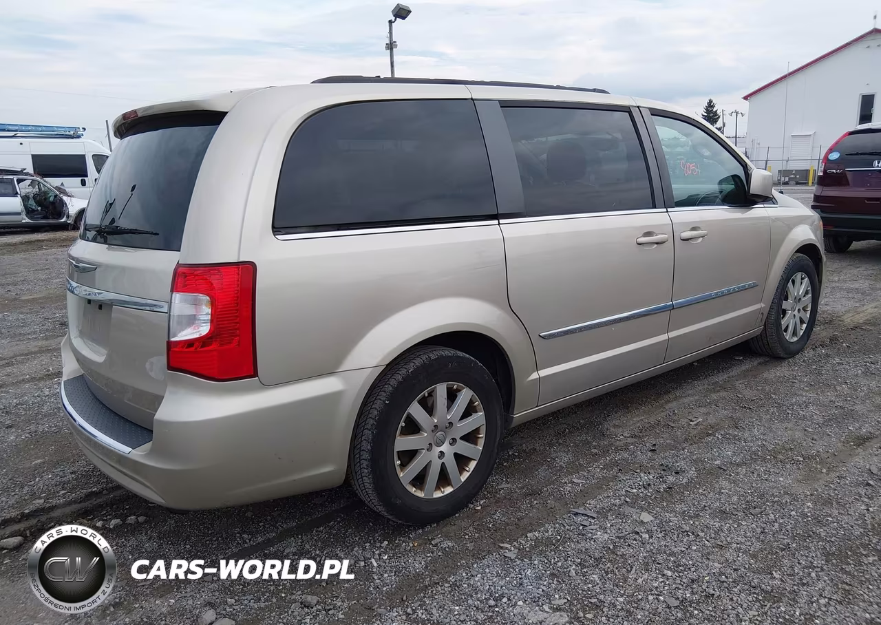 2016 Chrysler Town & Country Touring VIN:2C4RC1BG8GR300366 - 4