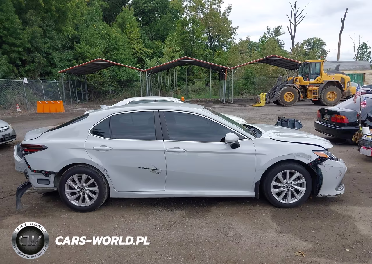 2022 Toyota Camry Le VIN:4T1C11AK6NU002668 - 13