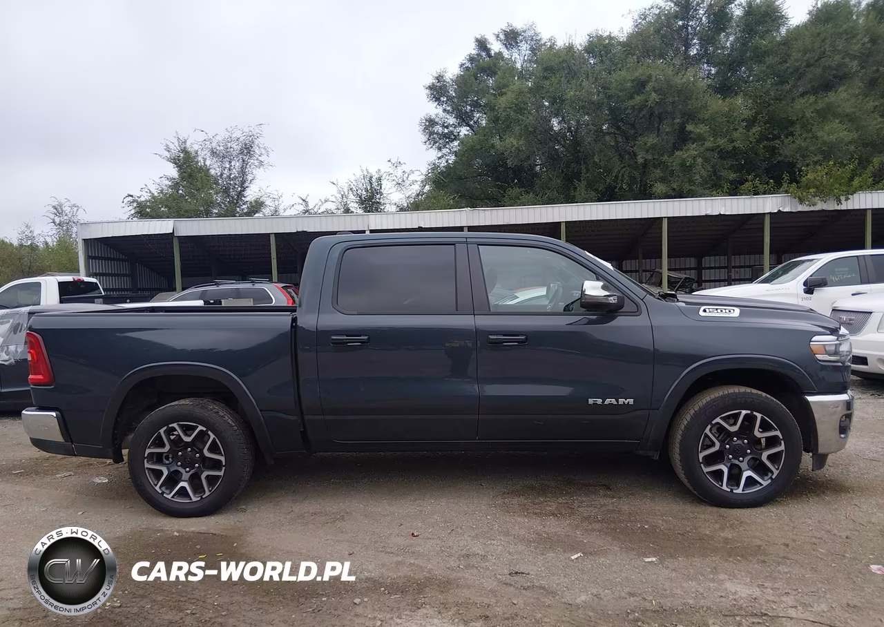 2026 Ram 1500 Laramie VIN:1C6SRFJP6TN281958 - 14