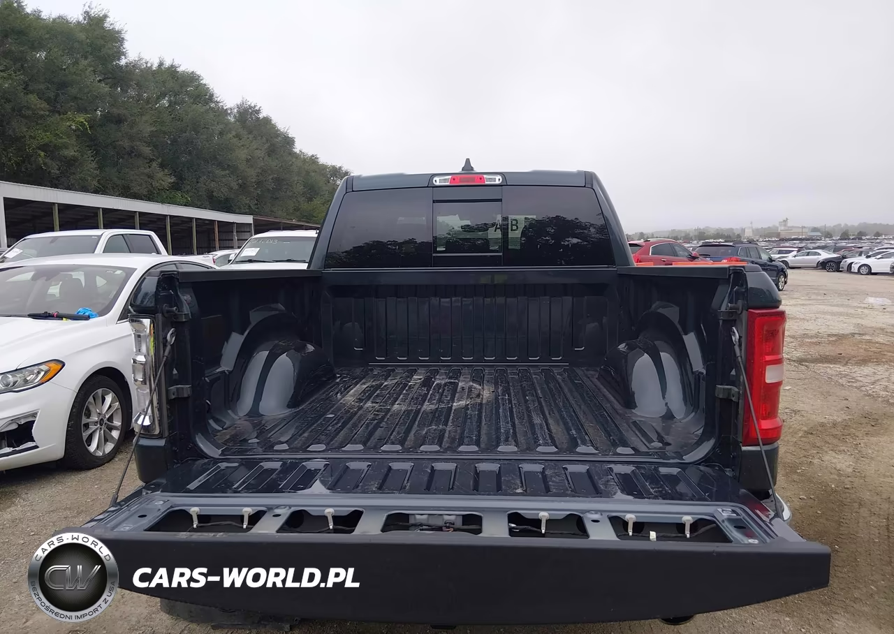 2026 Ram 1500 Laramie VIN:1C6SRFJP6TN281958 - 19