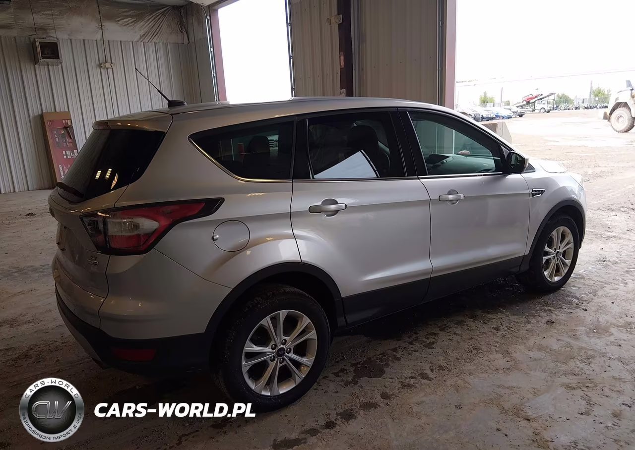 2017 Ford Escape Se VIN:1FMCU9GD3HUB32569 - 4