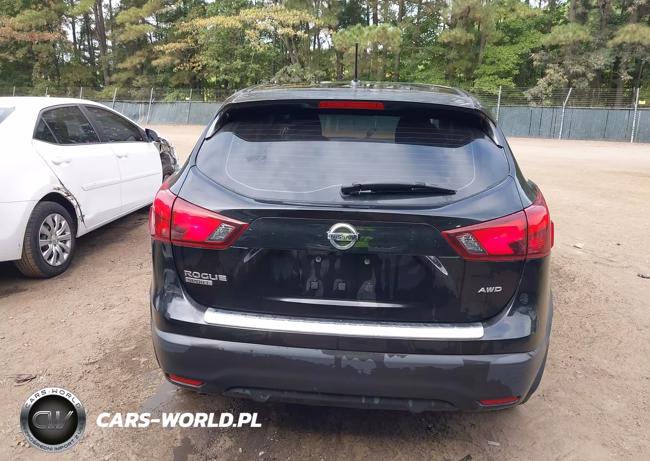 2018 Nissan Rogue Sport S VIN:JN1BJ1CR9JW601124 - 17