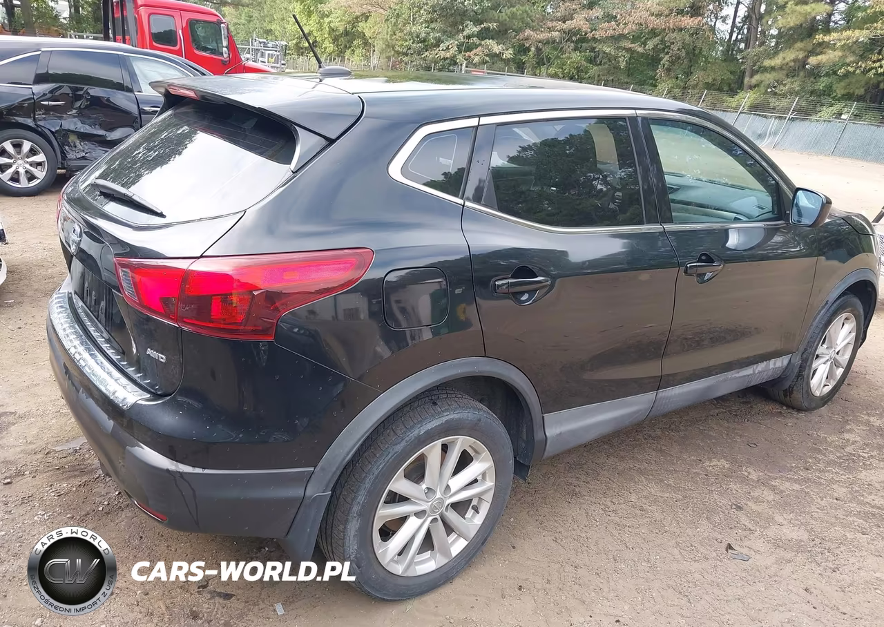 2018 Nissan Rogue Sport S VIN:JN1BJ1CR9JW601124 - 4