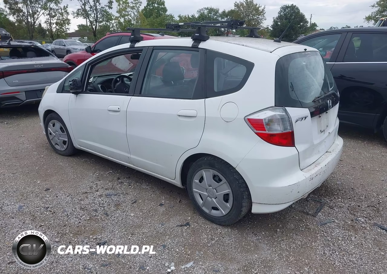 2013 Honda Fit VIN:JHMGE8H36DC079349 - 3