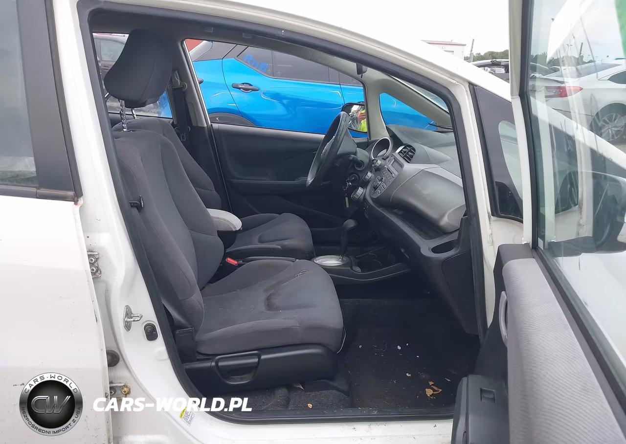 2013 Honda Fit VIN:JHMGE8H36DC079349 - 5