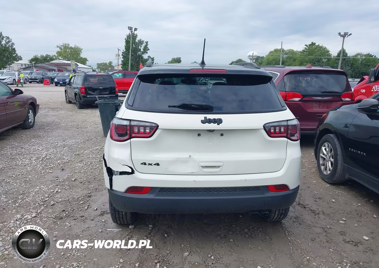 2017 Jeep New Compass Latitude 4X4 VIN:3C4NJDBBXJT394698 - 16