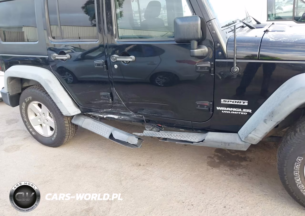 2012 Jeep Wrangler Unlimited Sport VIN:1C4BJWDG6CL121506 - 17