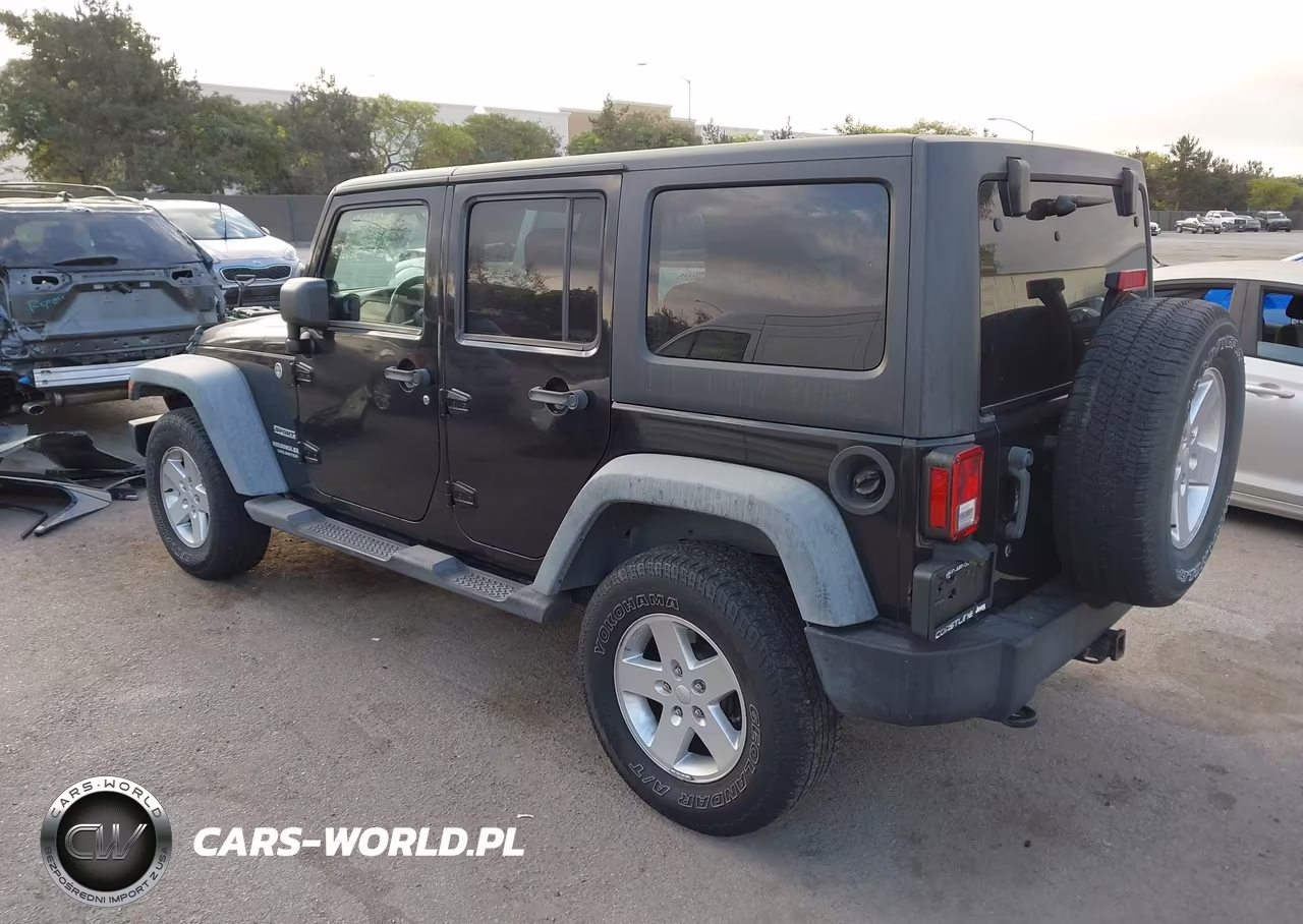2012 Jeep Wrangler Unlimited Sport VIN:1C4BJWDG6CL121506 - 3