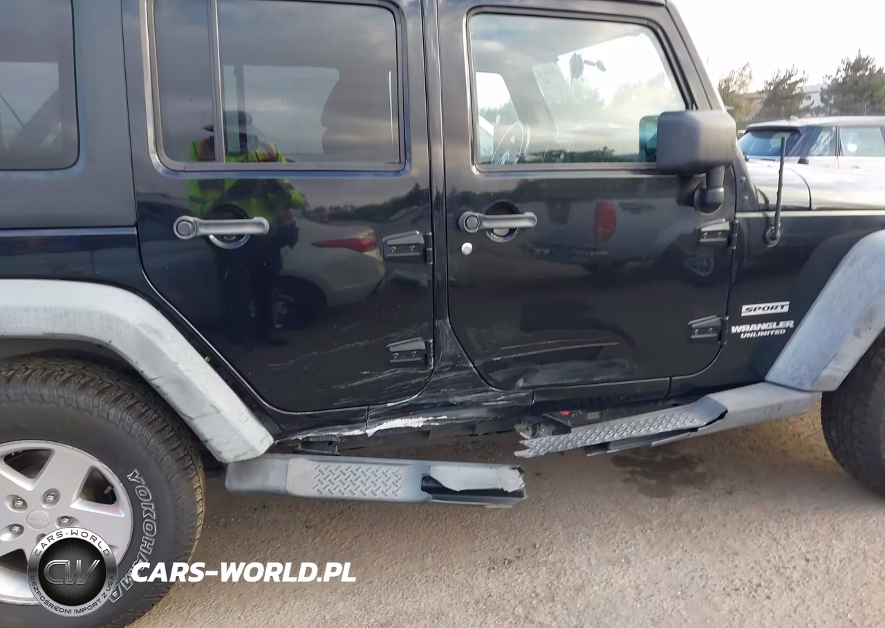 2012 Jeep Wrangler Unlimited Sport VIN:1C4BJWDG6CL121506 - 6