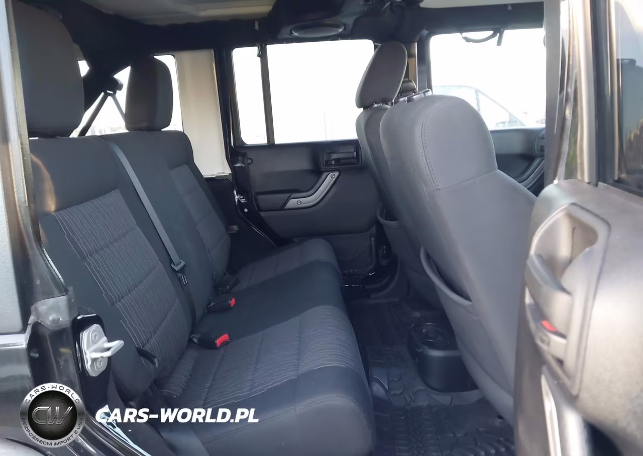 2012 Jeep Wrangler Unlimited Sport VIN:1C4BJWDG6CL121506 - 8