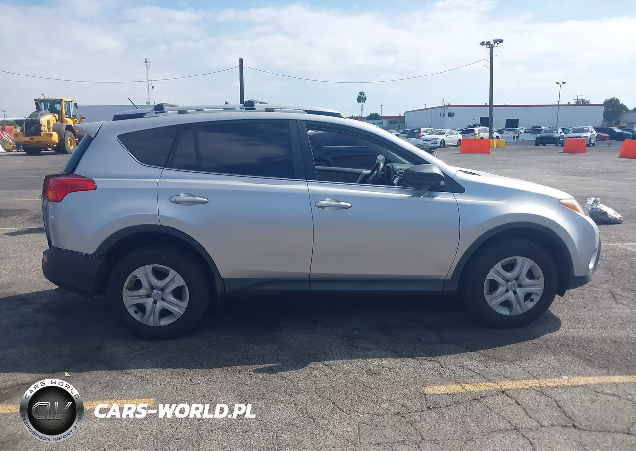 2015 Toyota Rav4 Le VIN:JTMZFREV6FD069100 - 13