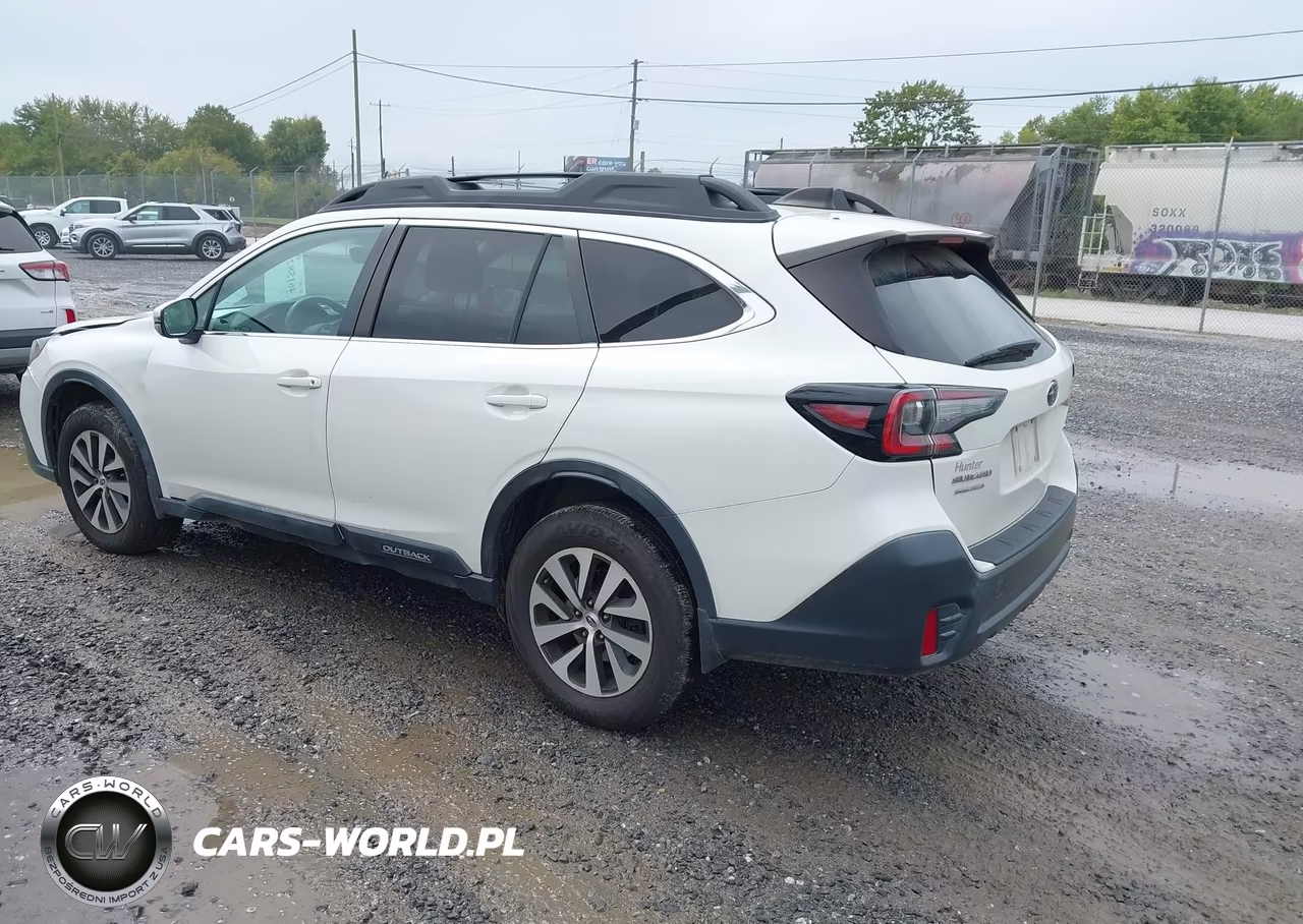 2020 Subaru Outback Premium VIN:4S4BTAEC5L3153495 - 3