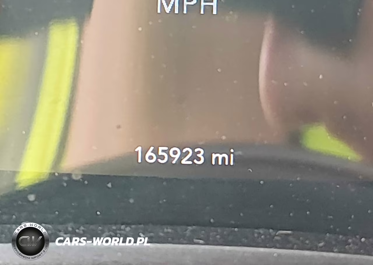 2018 Dodge Challenger Sxt VIN:2C3CDZAG6JH121960 - 16