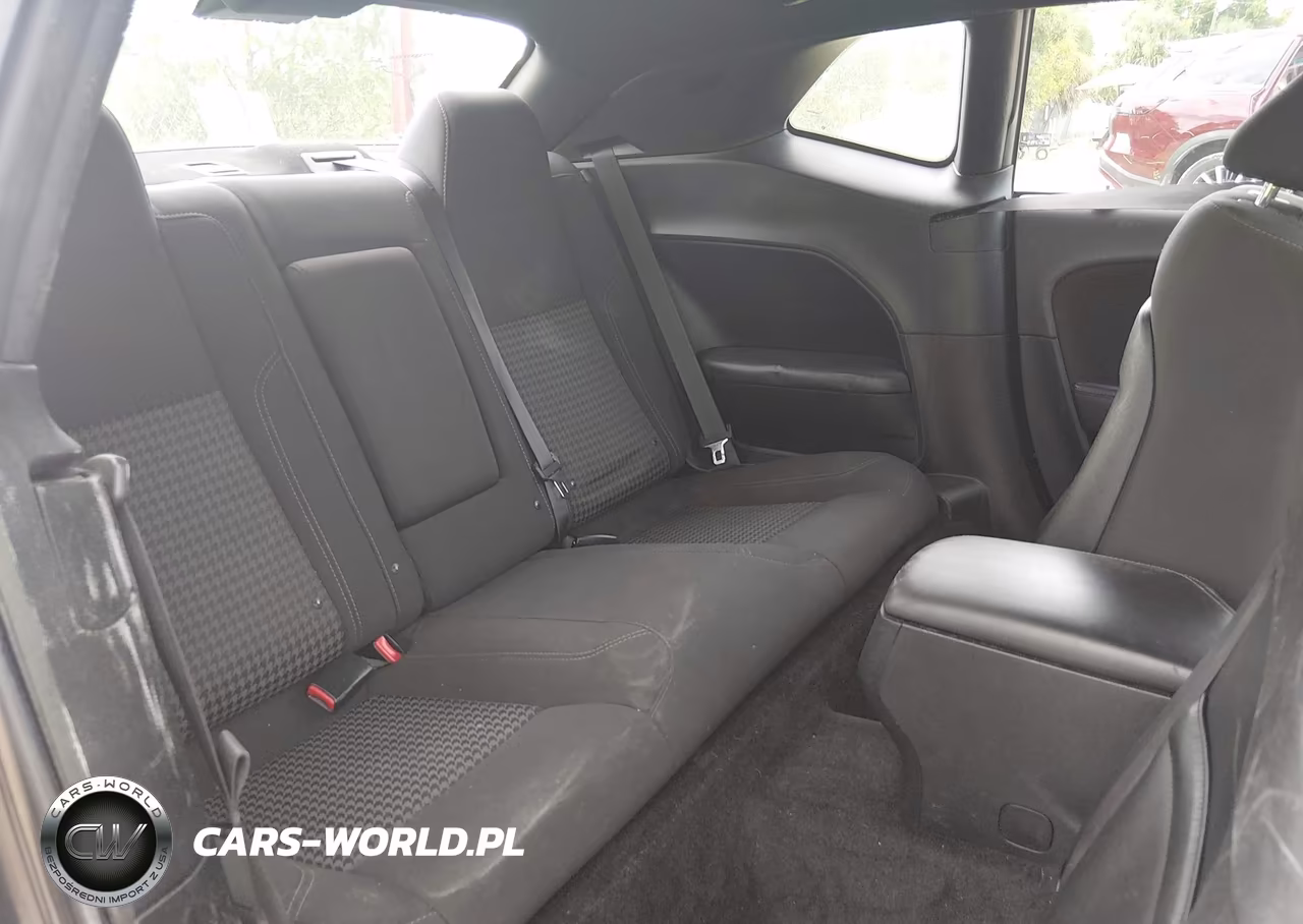 2018 Dodge Challenger Sxt VIN:2C3CDZAG6JH121960 - 8