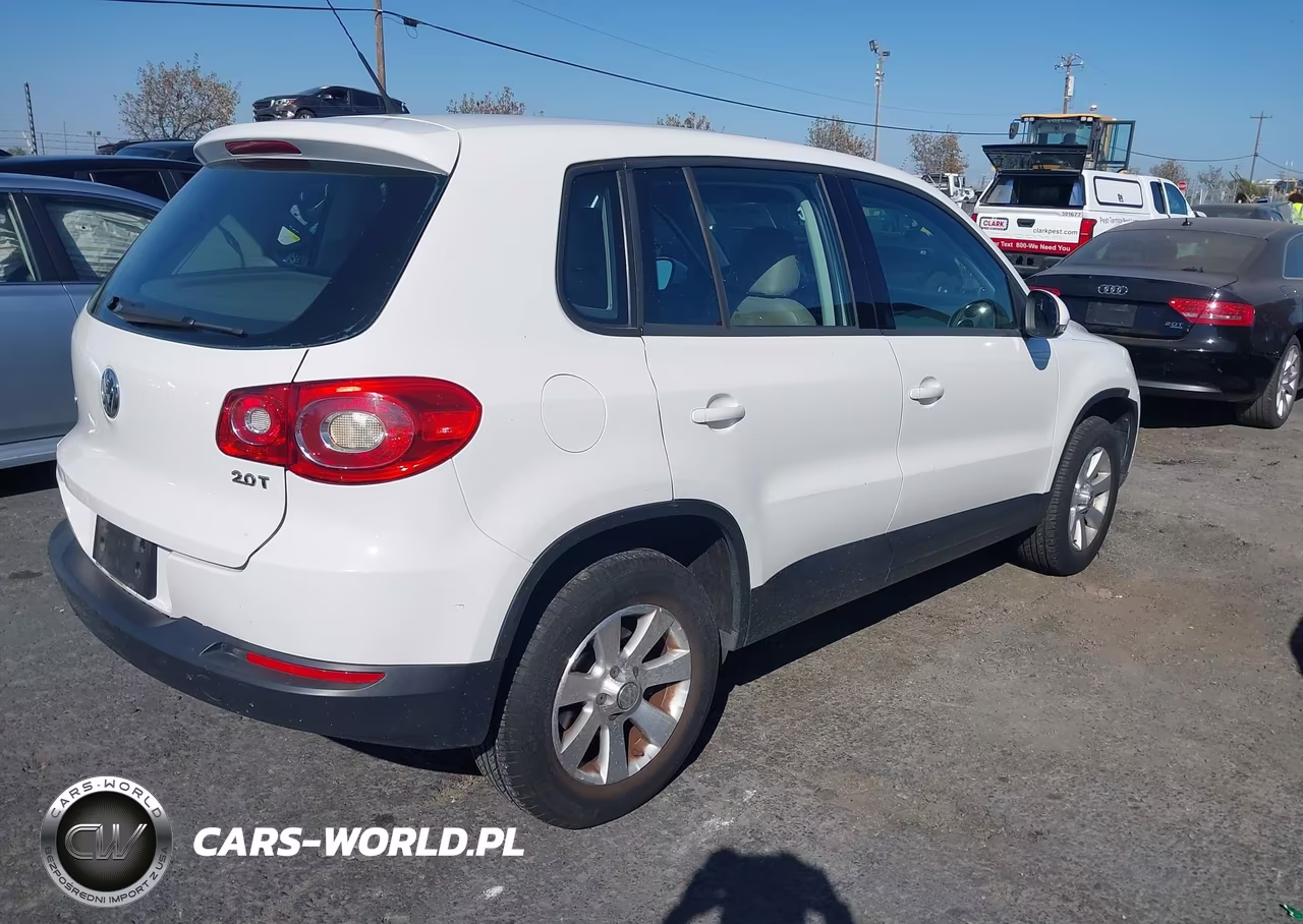 2010 Volkswagen Tiguan S VIN:WVGAV7AX4AW519458 - 4