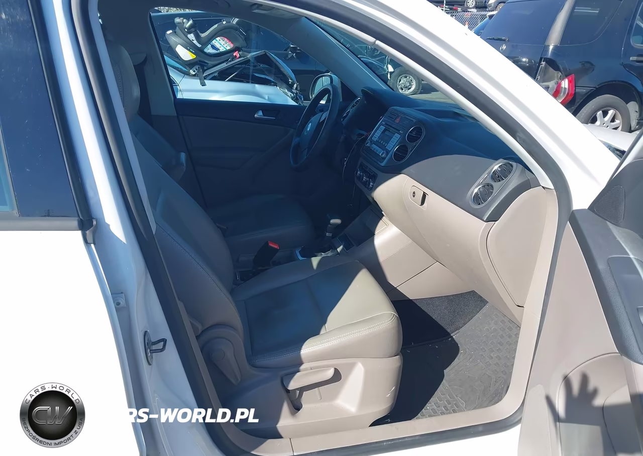 2010 Volkswagen Tiguan S VIN:WVGAV7AX4AW519458 - 5