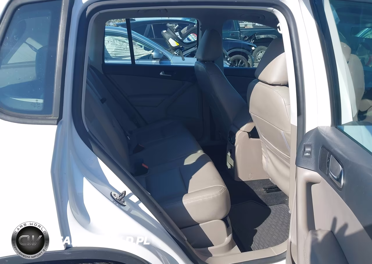2010 Volkswagen Tiguan S VIN:WVGAV7AX4AW519458 - 8