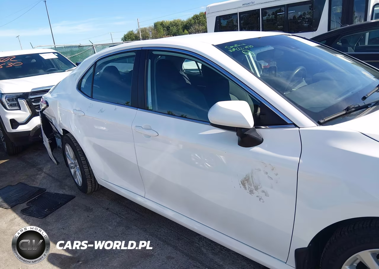 2020 Toyota Camry Le VIN:4T1C11AK7LU956665 - 13
