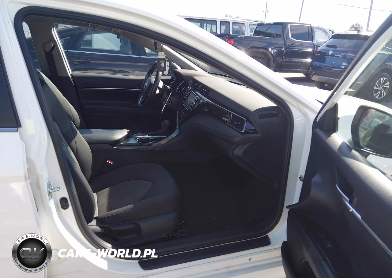 2020 Toyota Camry Le VIN:4T1C11AK7LU956665 - 5
