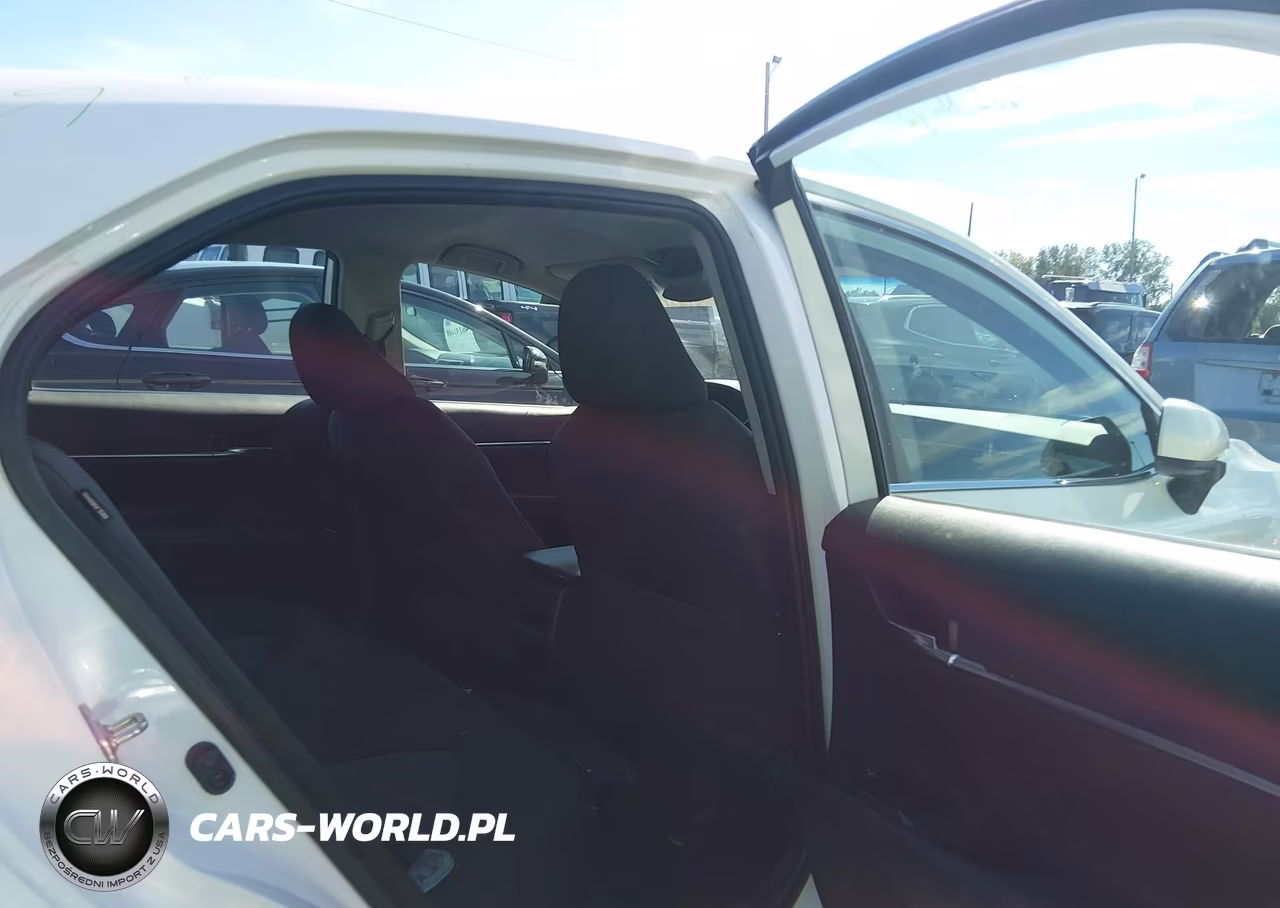 2020 Toyota Camry Le VIN:4T1C11AK7LU956665 - 8