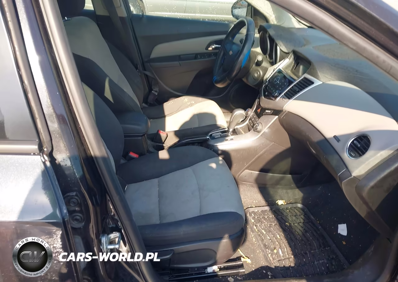 2015 Chevrolet Cruze Ls Auto VIN:1G1PA5SHXF7298805 - 5