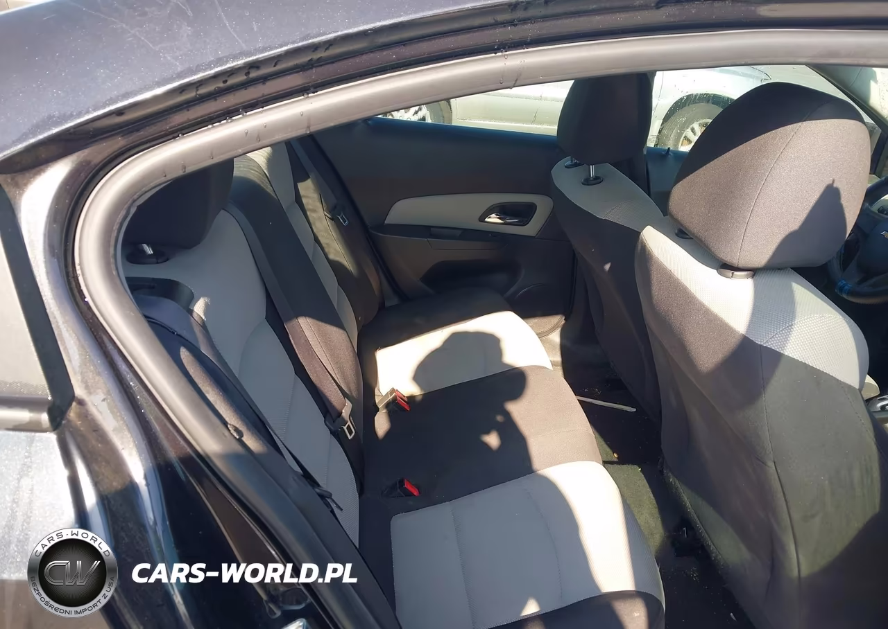 2015 Chevrolet Cruze Ls Auto VIN:1G1PA5SHXF7298805 - 8