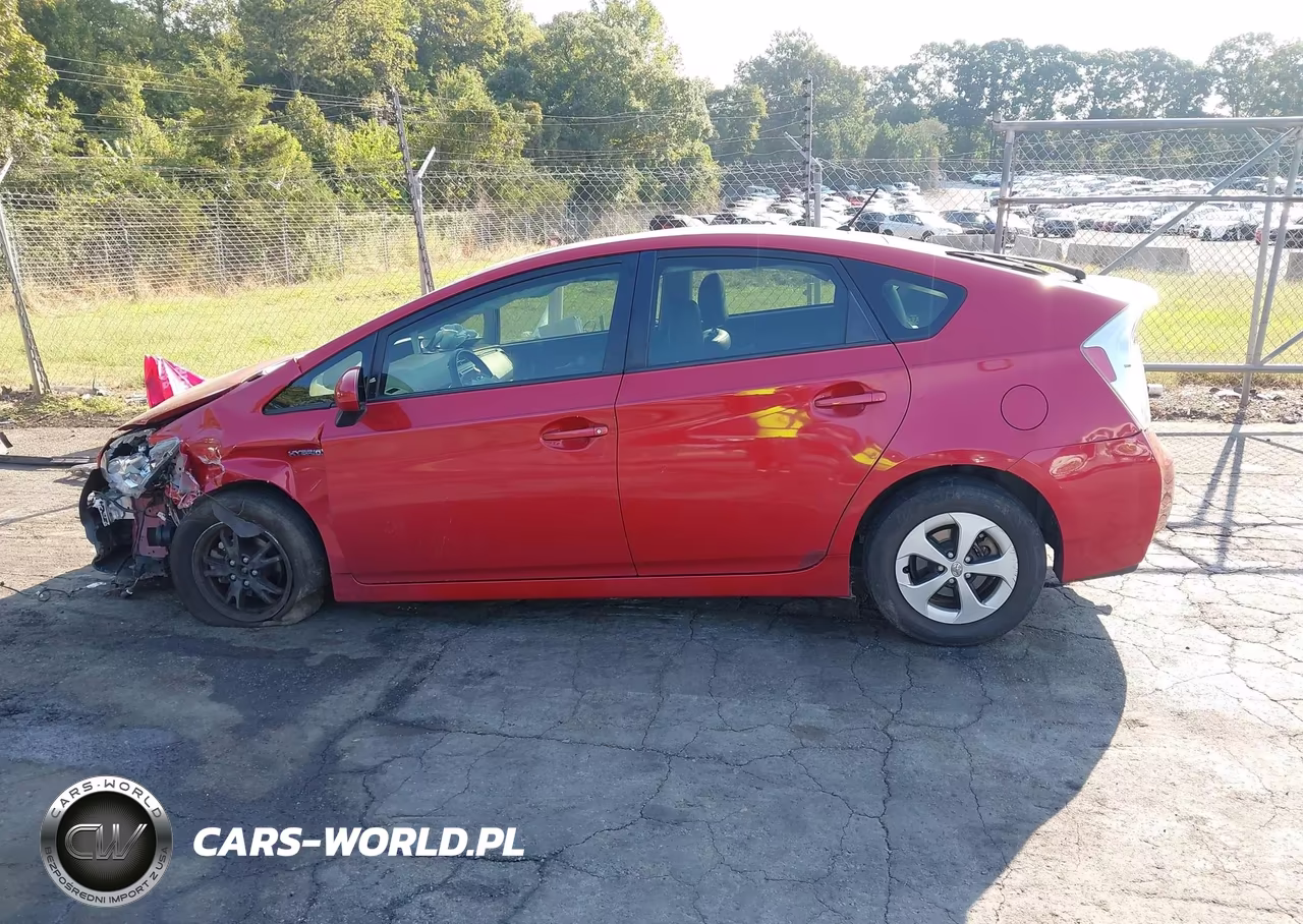 2013 Toyota Prius Two VIN:JTDKN3DU2D5648375 - 15