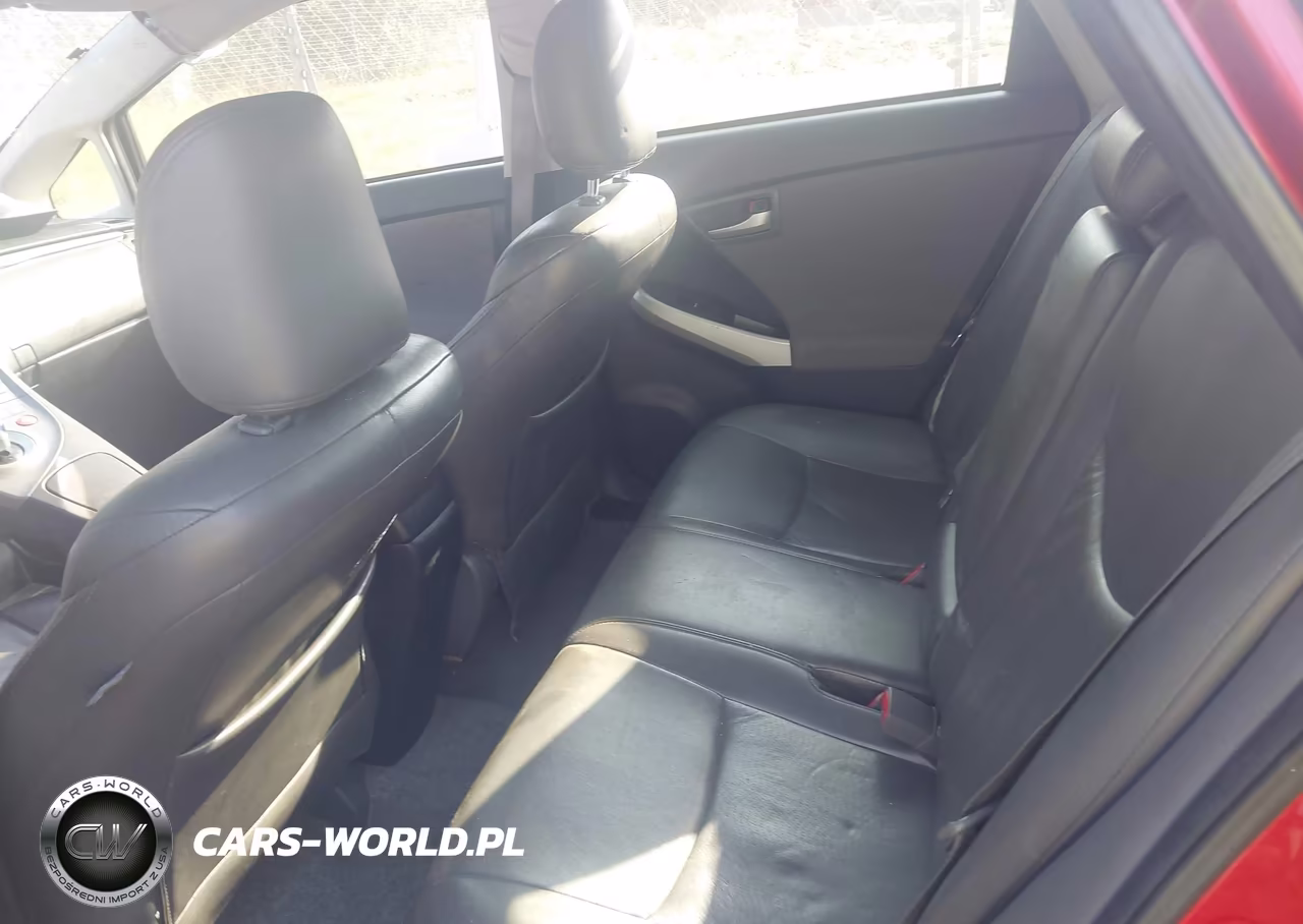 2013 Toyota Prius Two VIN:JTDKN3DU2D5648375 - 8