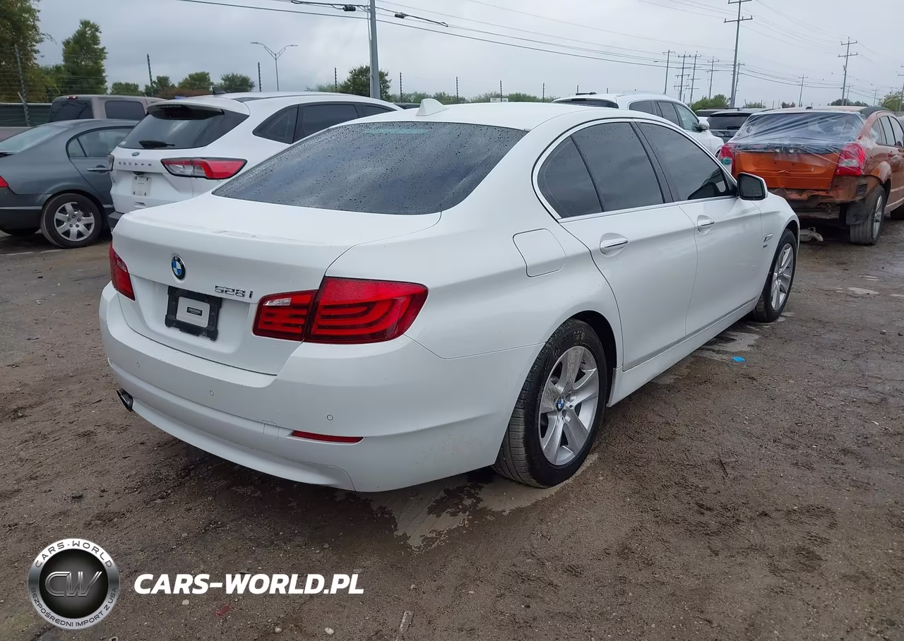 2012 BMW 528I xDrive VIN:WBAXH5C52CDW11766 - 4