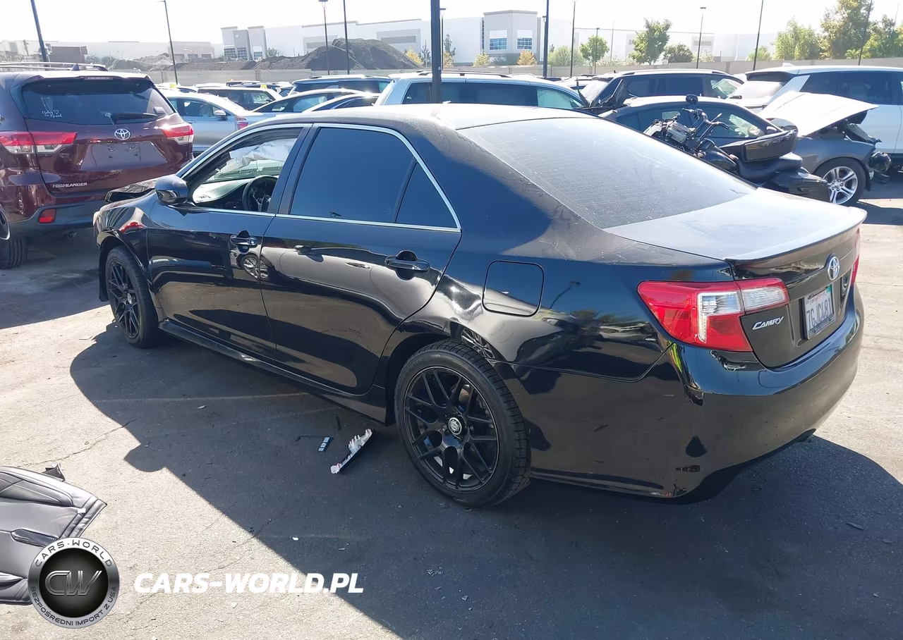 2014 Toyota Camry Se VIN:4T1BF1FK0EU851216 - 3