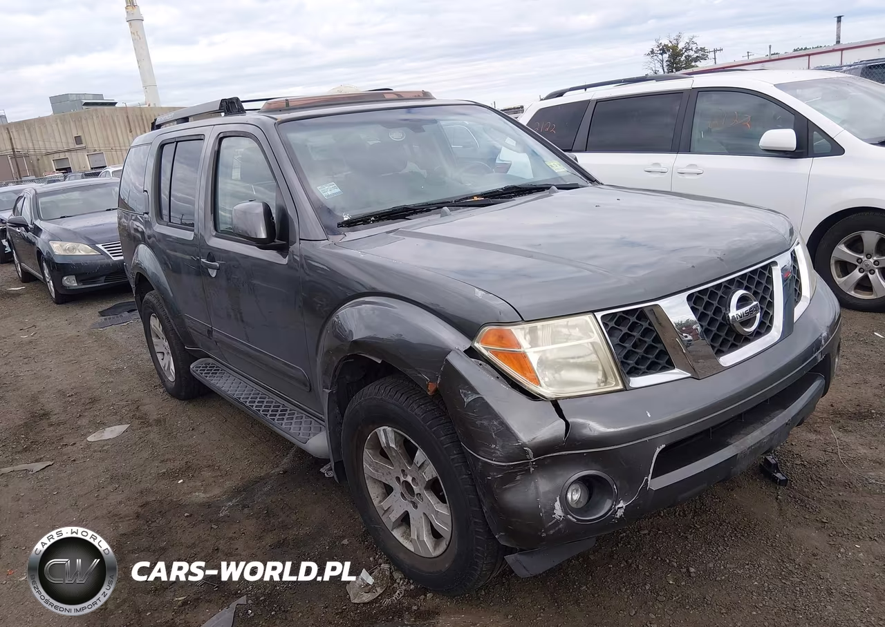 2005 Nissan Pathfinder Le