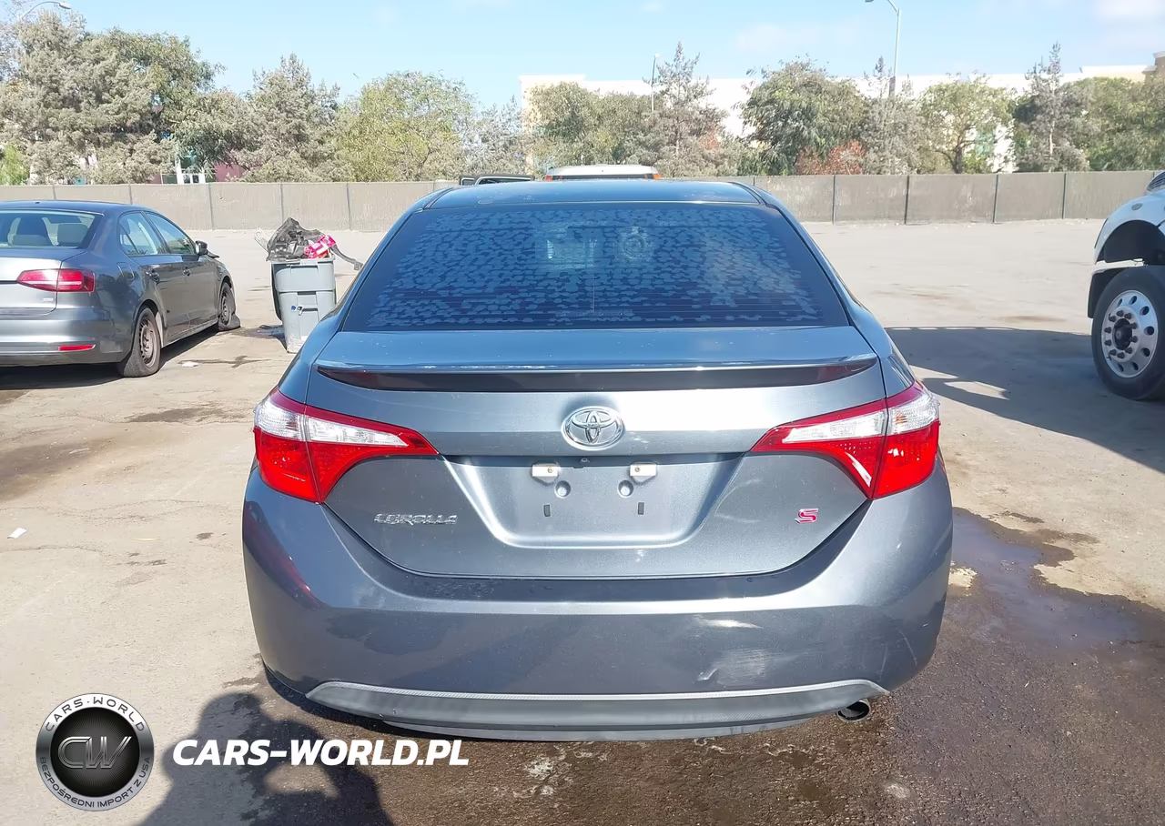 2015 Toyota Corolla S Plus VIN:5YFBURHE6FP335134 - 17