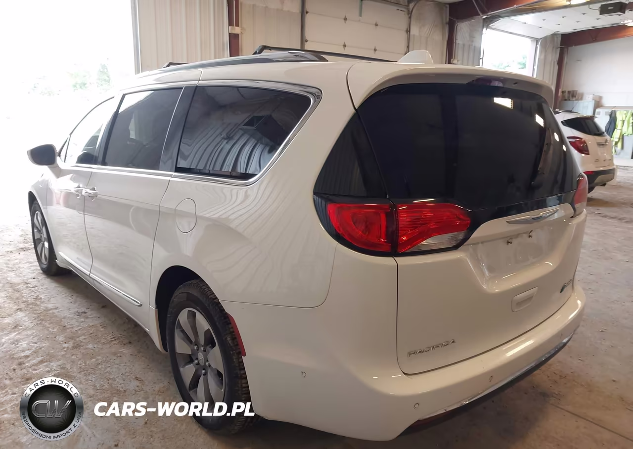 2018 Chrysler Pacifica Hybrid Limited VIN:2C4RC1N73JR183427 - 3