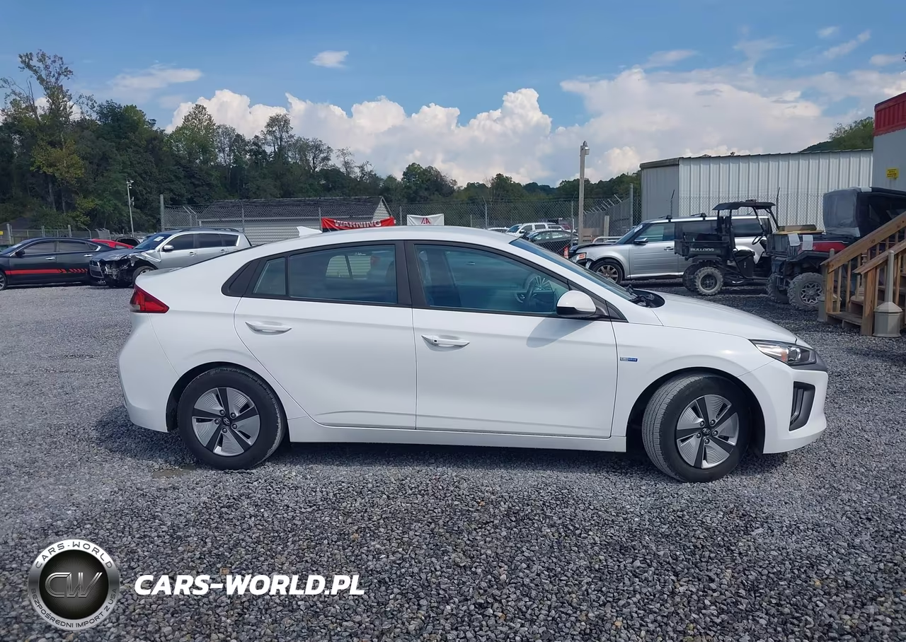 2020 Hyundai Ioniq Hybrid Blue VIN:KMHC65LC9LU220082 - 13