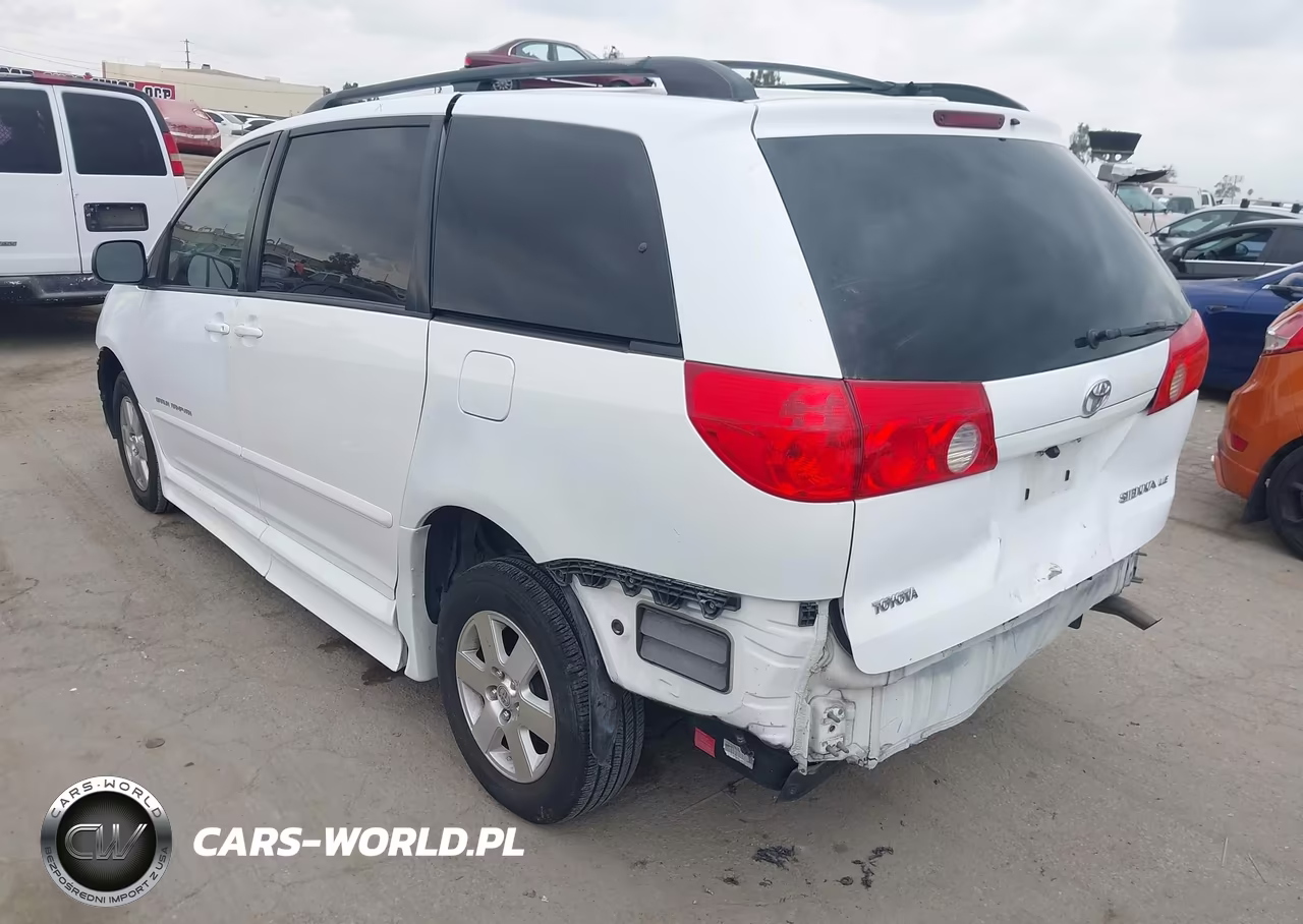 2010 Toyota Sienna Le VIN:5TDKK4CCXAS309263 - 3