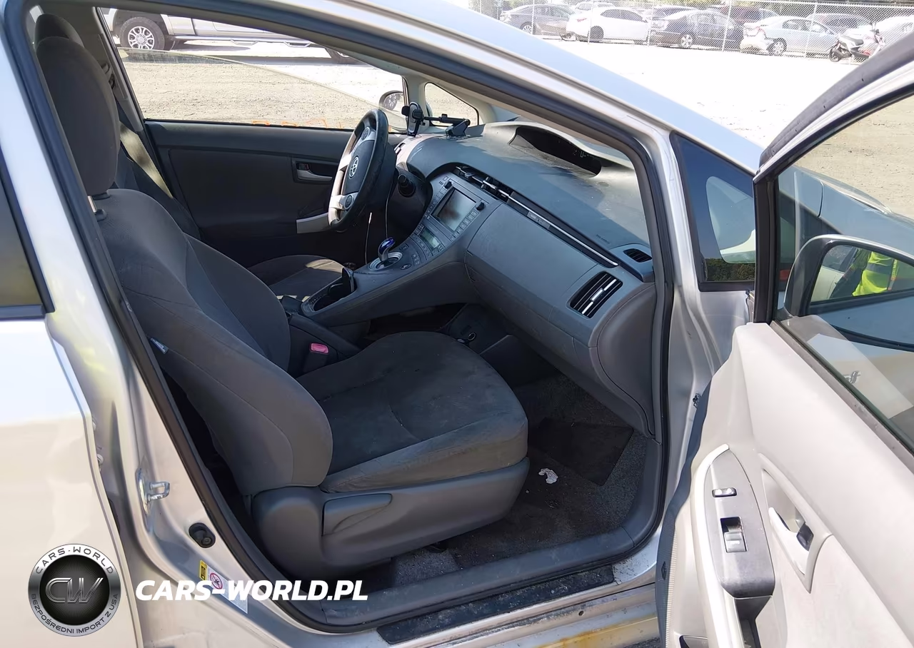 2011 Toyota Prius Three VIN:JTDKN3DU1B0273802 - 5