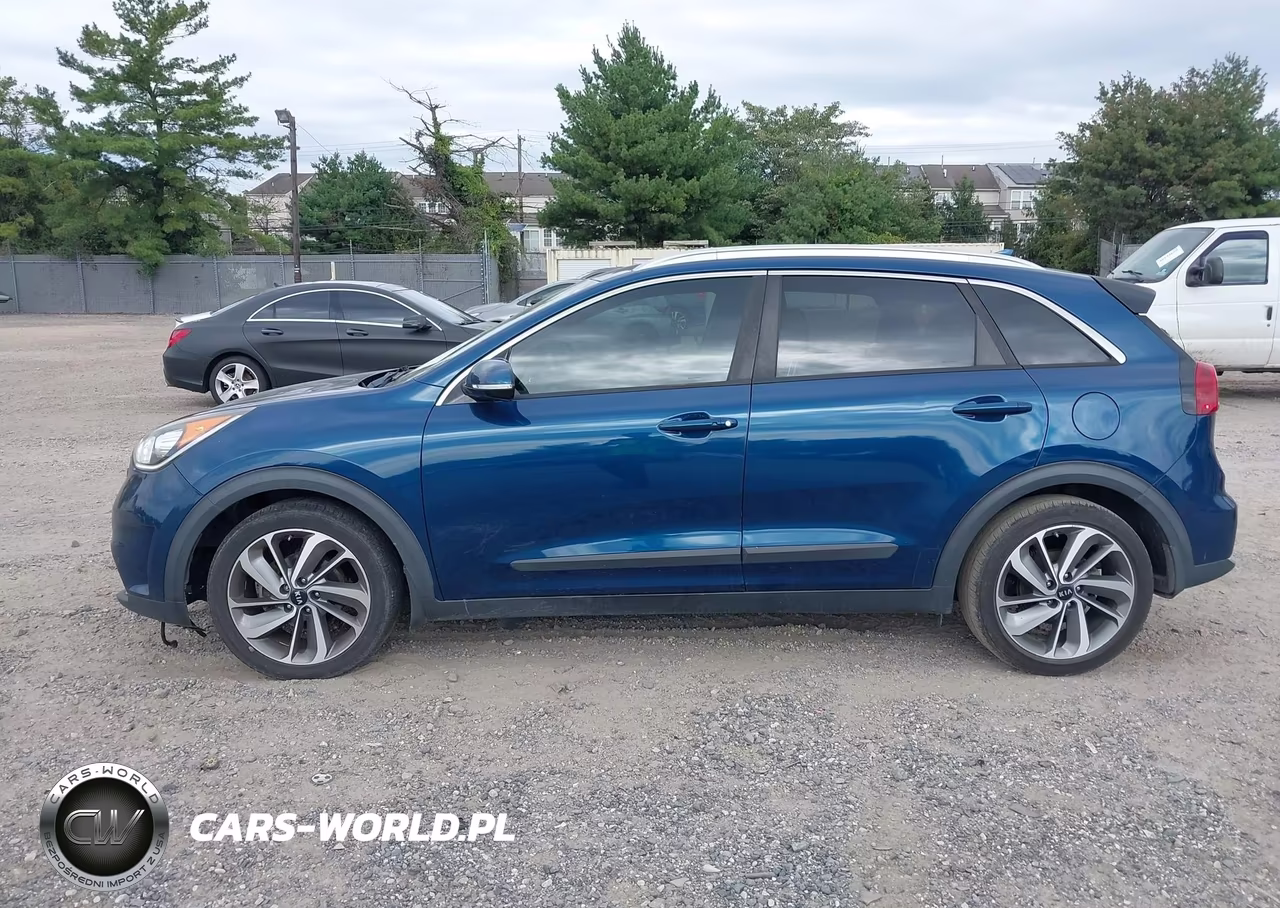 2017 Kia Niro Touring VIN:KNDCE3LC4H5059282 - 14