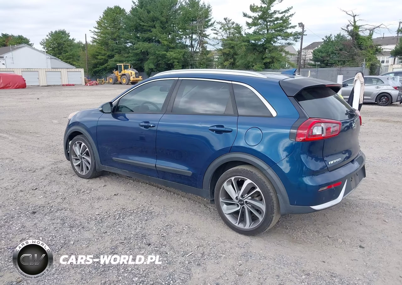 2017 Kia Niro Touring VIN:KNDCE3LC4H5059282 - 3