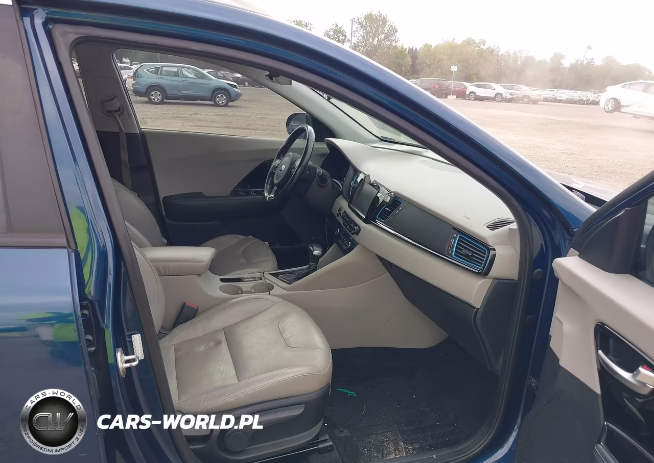 2017 Kia Niro Touring VIN:KNDCE3LC4H5059282 - 5