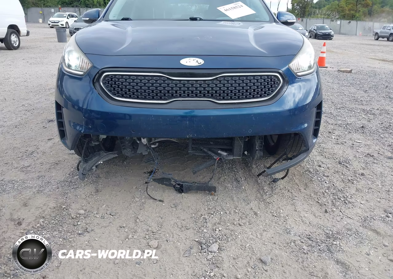 2017 Kia Niro Touring VIN:KNDCE3LC4H5059282 - 6