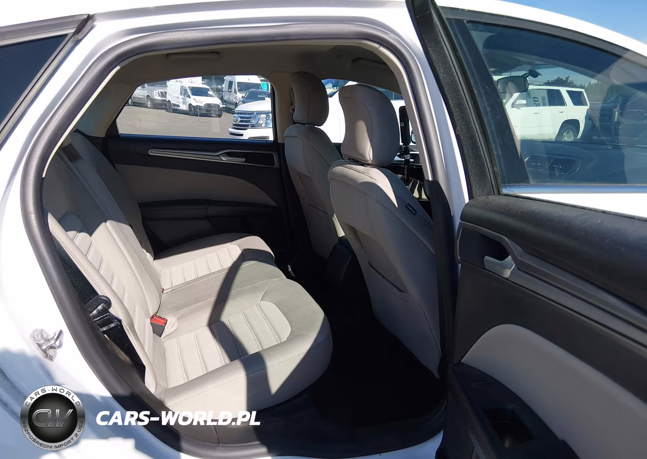 2018 Ford Fusion Hybrid S VIN:3FA6P0UU3JR261665 - 8