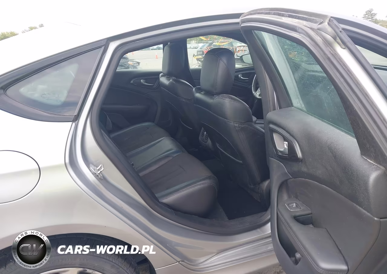 2015 Chrysler 200 S VIN:1C3CCCBB6FN721878 - 8