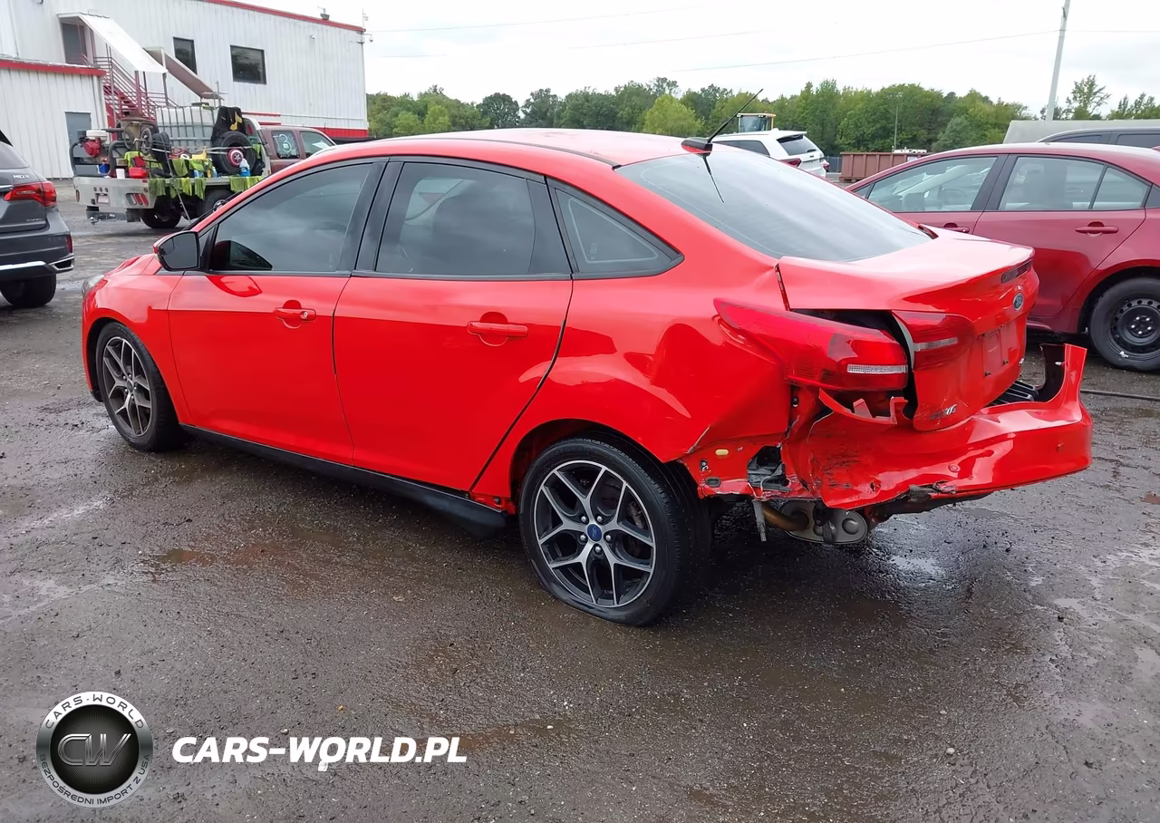 2017 Ford Focus Sel VIN:1FADP3H26HL225592 - 3