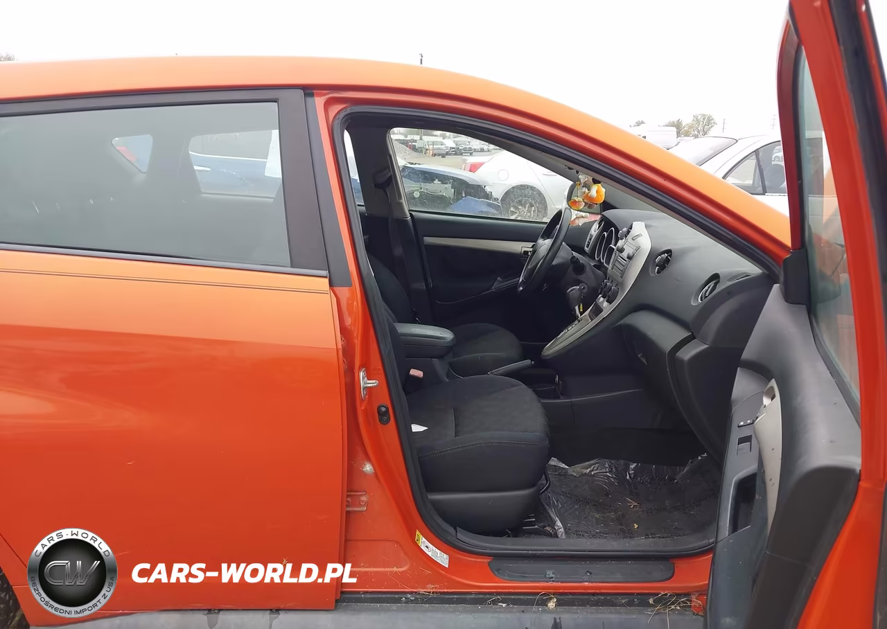 2010 Pontiac Vibe VIN:5Y2SP6E05AZ407938 - 5