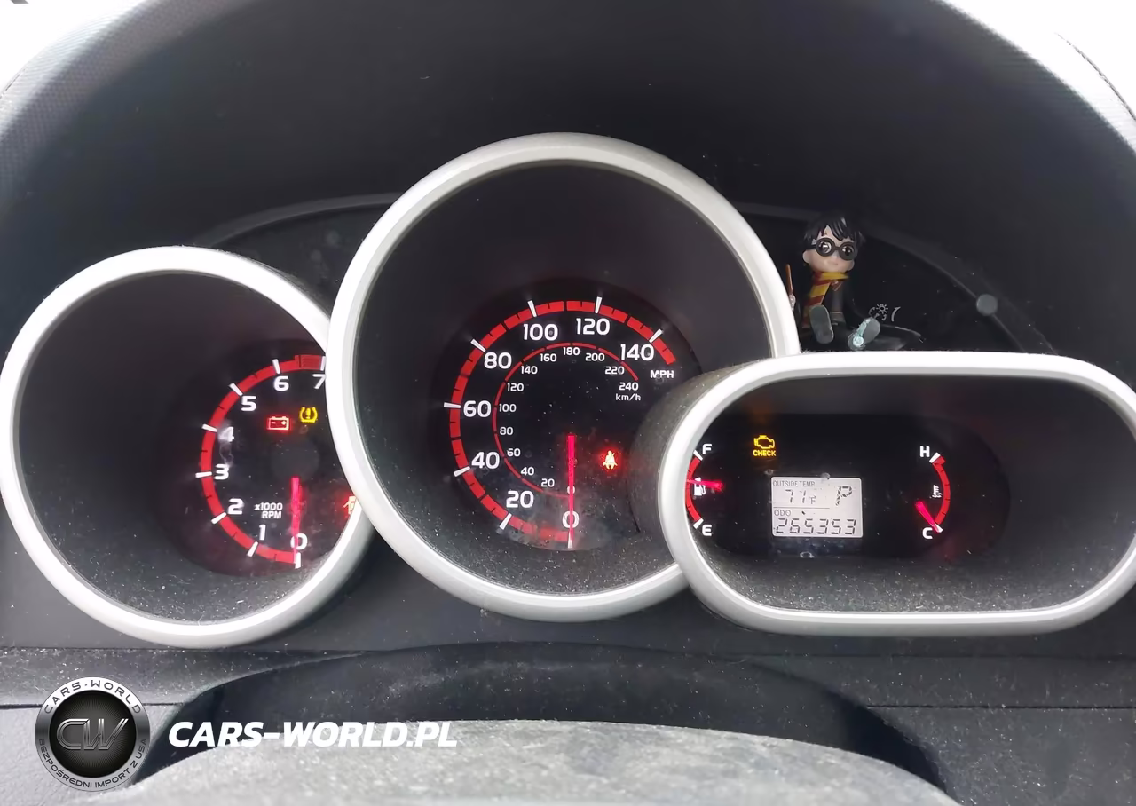 2010 Pontiac Vibe VIN:5Y2SP6E05AZ407938 - 7